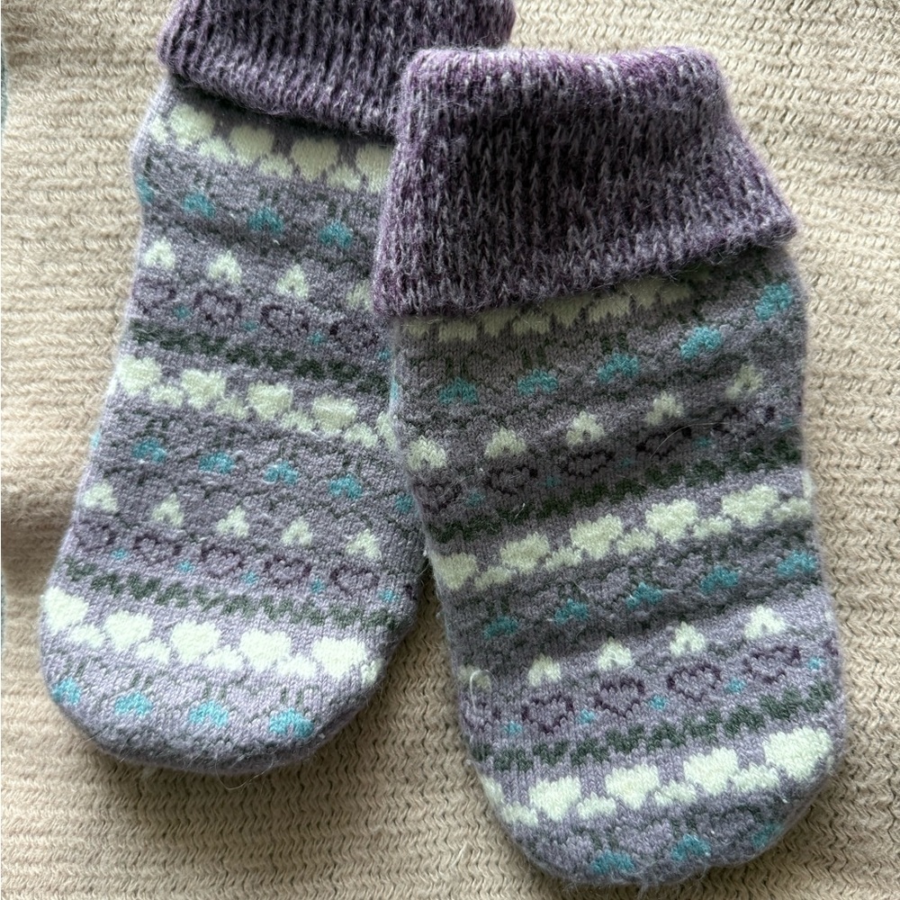 Muk Luks Lavender and Cream Slipper Socks - Picture 4 of 5